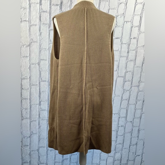Splendid Size:LG  Women Knit Vest Light Brown Super Cute Great for All Season - Picture 2 of 10